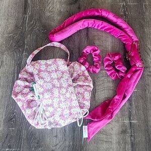 NEW! Dirty Girl by @amandaellisxo Heatless Curling Wrap & Travel Makeup Bag